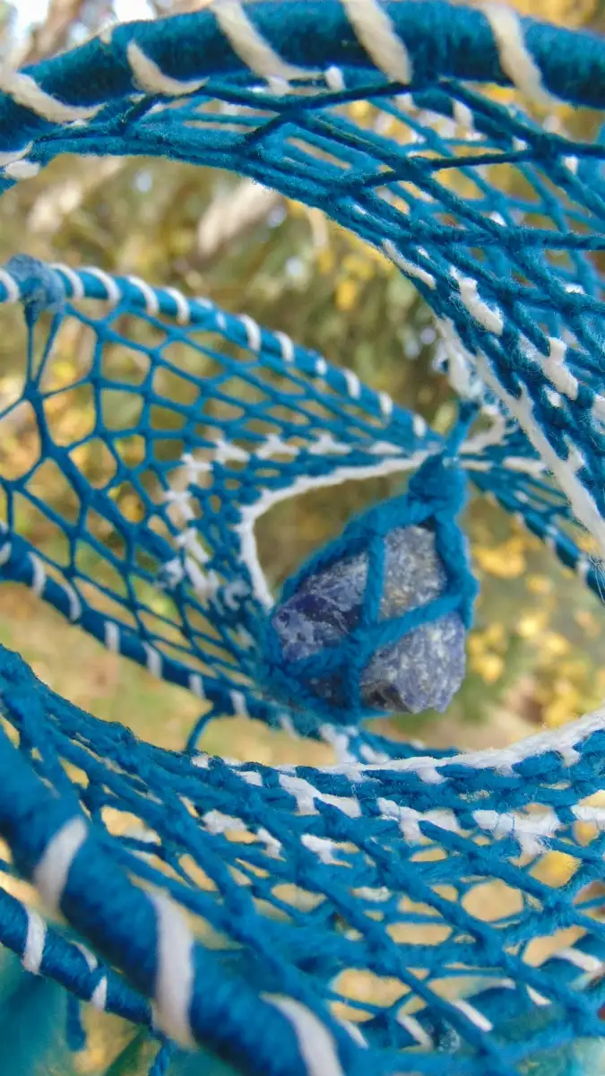 Attrape-rêves 3D bleu & blanc – Sodalite, Amazonite & Cristal de Roche