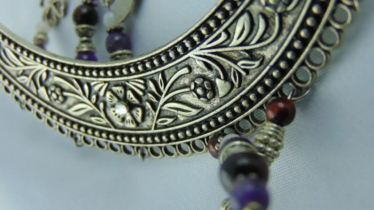 Collier imposant Papillon & Trèfle - Oeil du tigre rouge, Quartz & Améthyste