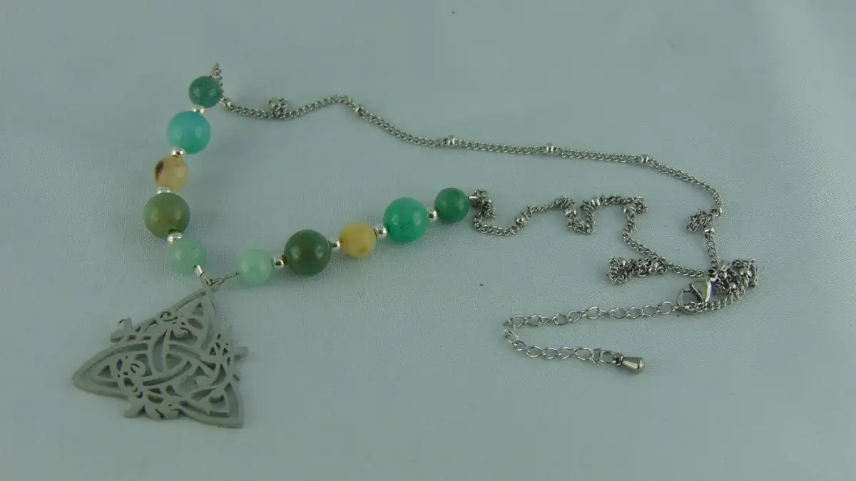 Collection de Colliers Triquetra en acier inoxydable