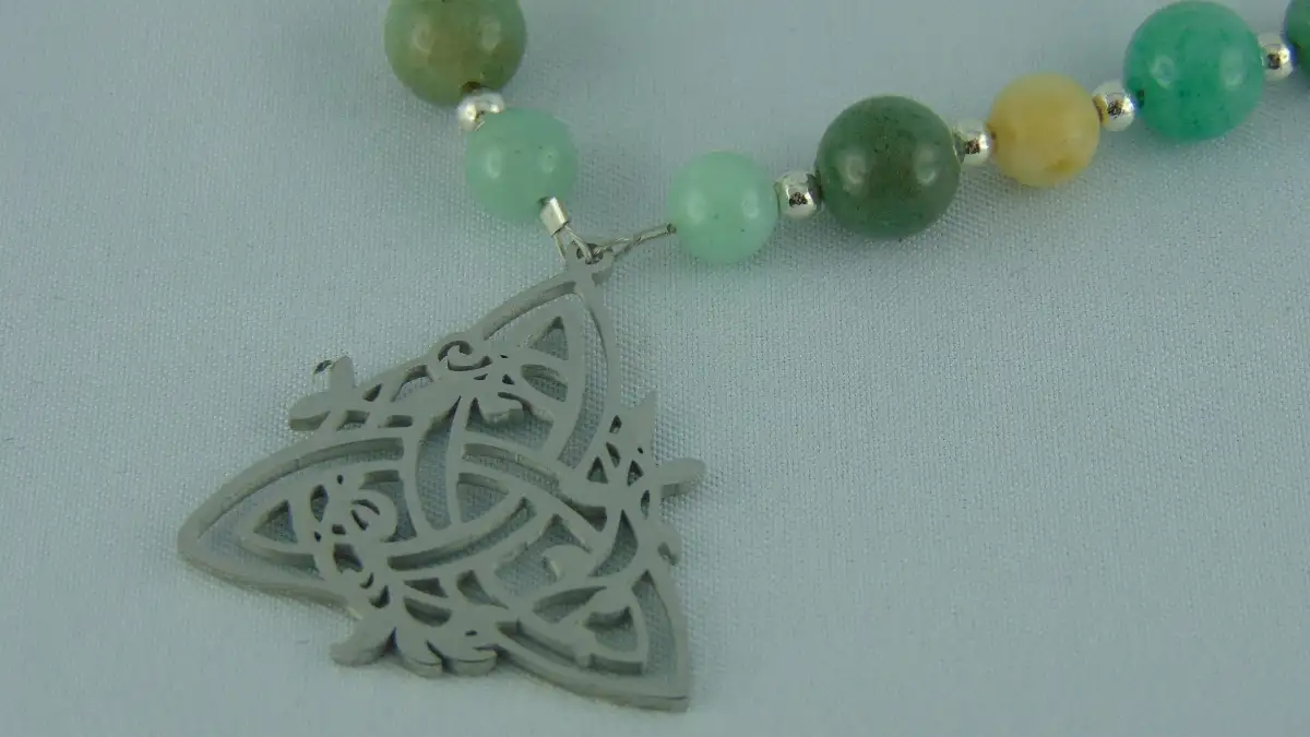 Collection de Colliers Triquetra en acier inoxydable