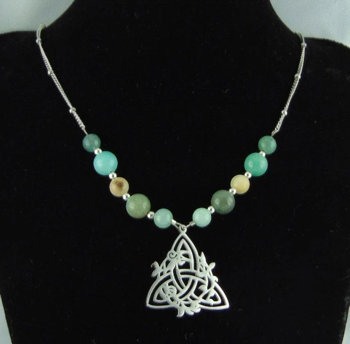 Collection de Colliers Triquetra en acier inoxydable