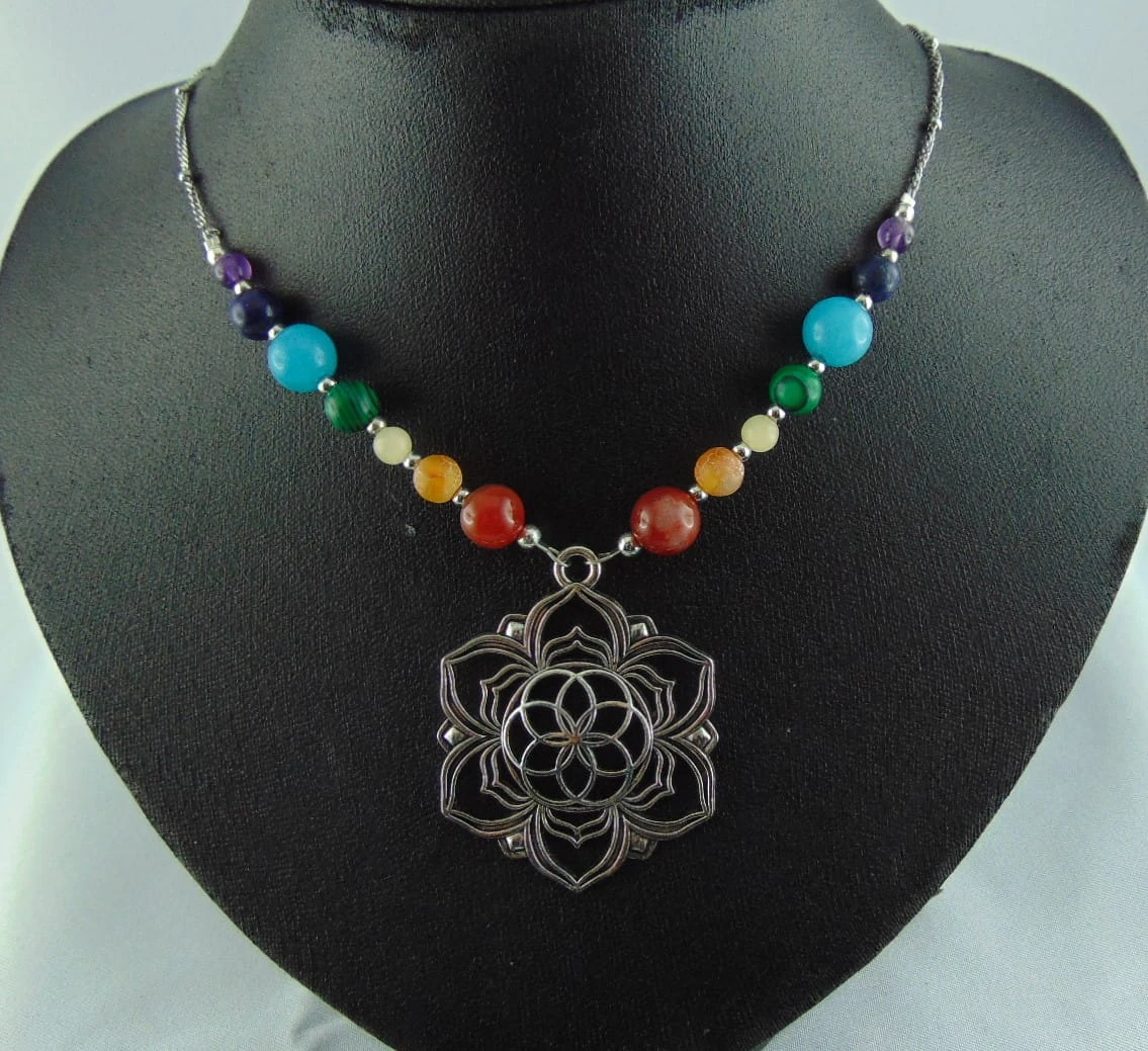 Collection de Colliers 7 Chakras Mandala Fleur