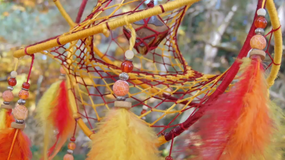 Attrape-rêves 3D aux couleurs du feu – Œil du Tigre brut, Agate & Cornaline
