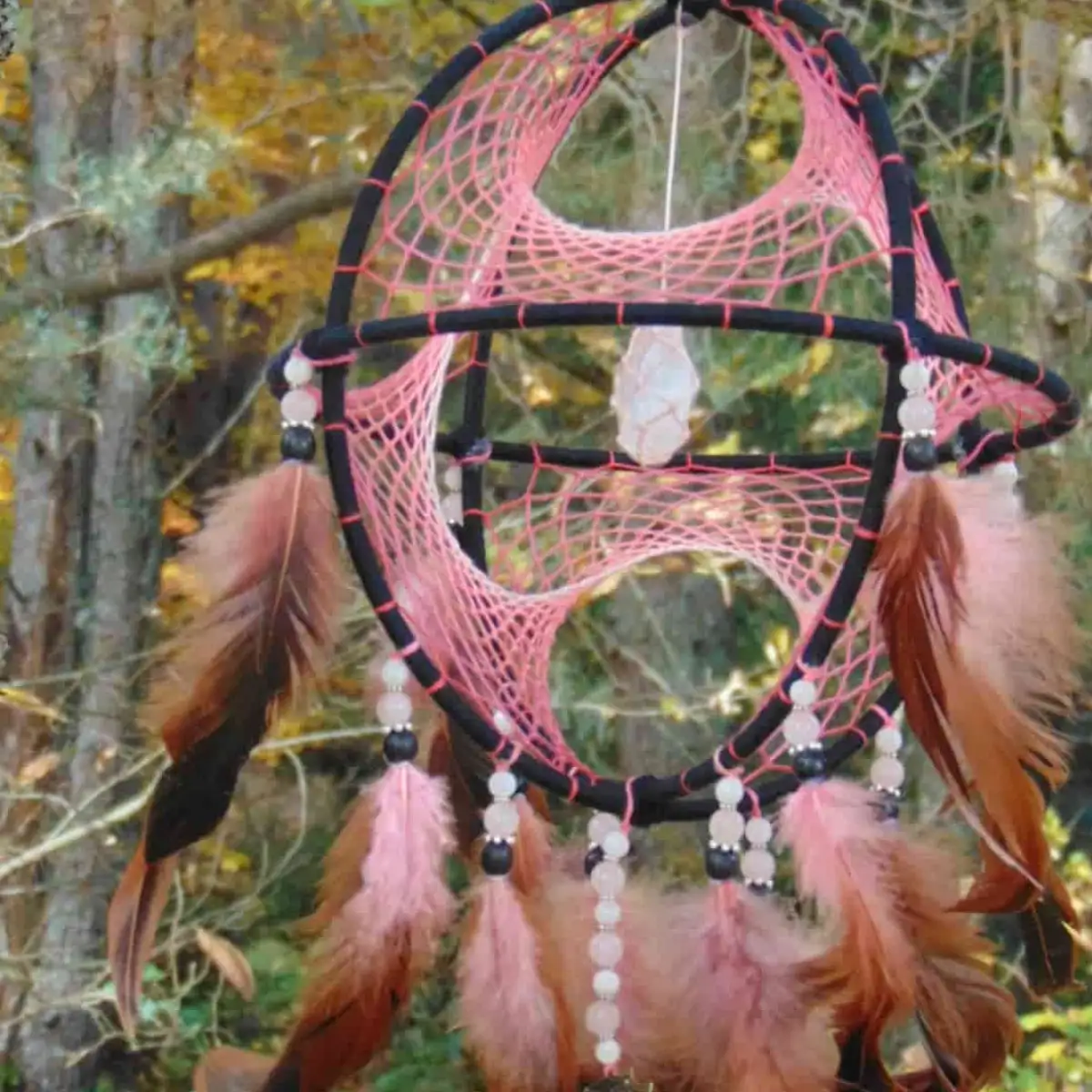 Grand Attrape-rêves 3D rose & noir - Sélénite, Pierre de lune & Quartz